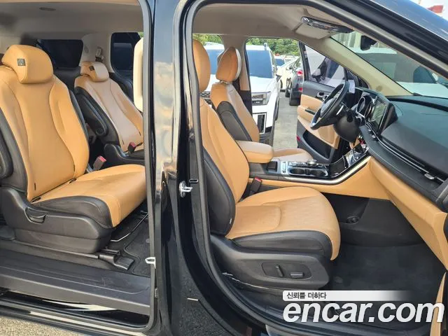 Kia Carnival — фото 12
