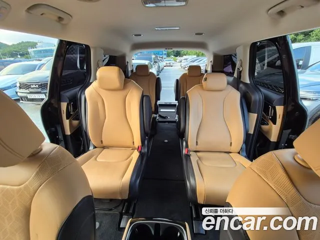 Kia Carnival — фото 15