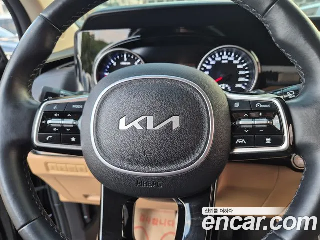 Kia Carnival — фото 17