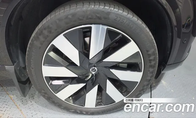 Volvo XC90 — фото 21