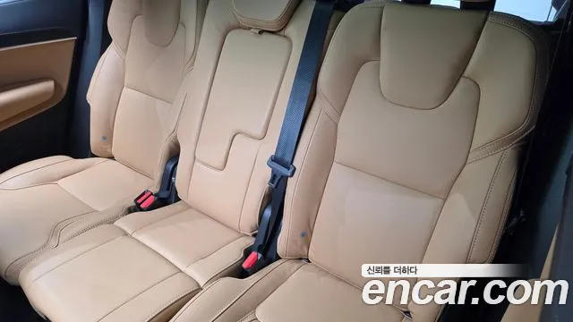 Volvo XC90 — фото 30