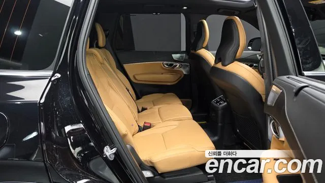 Volvo XC90 — фото 10