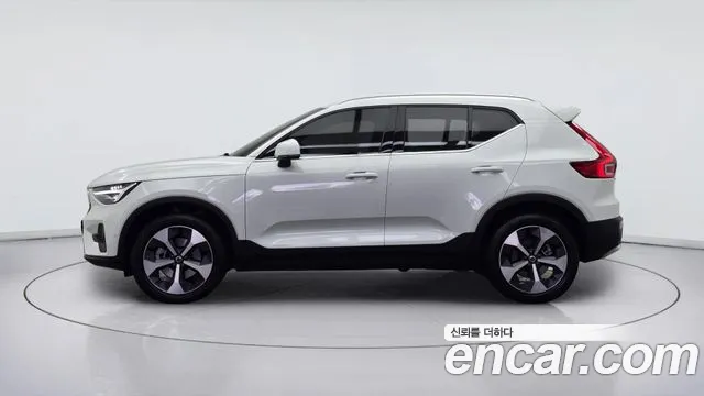 Volvo XC40 — фото 2