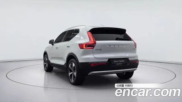 Volvo XC40 — фото 3