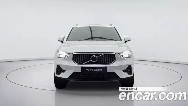 Volvo XC40 — фото 4