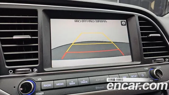 Hyundai Avante — фото 17