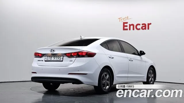 Hyundai Avante — фото 2