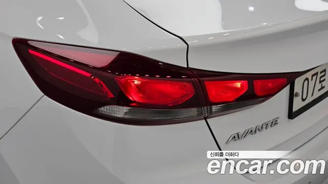 Hyundai Avante — фото 23