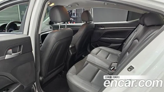 Hyundai Avante — фото 26