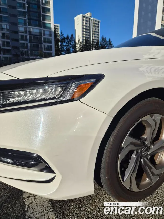 Honda Accord — фото 12