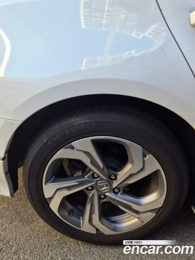Honda Accord — фото 15