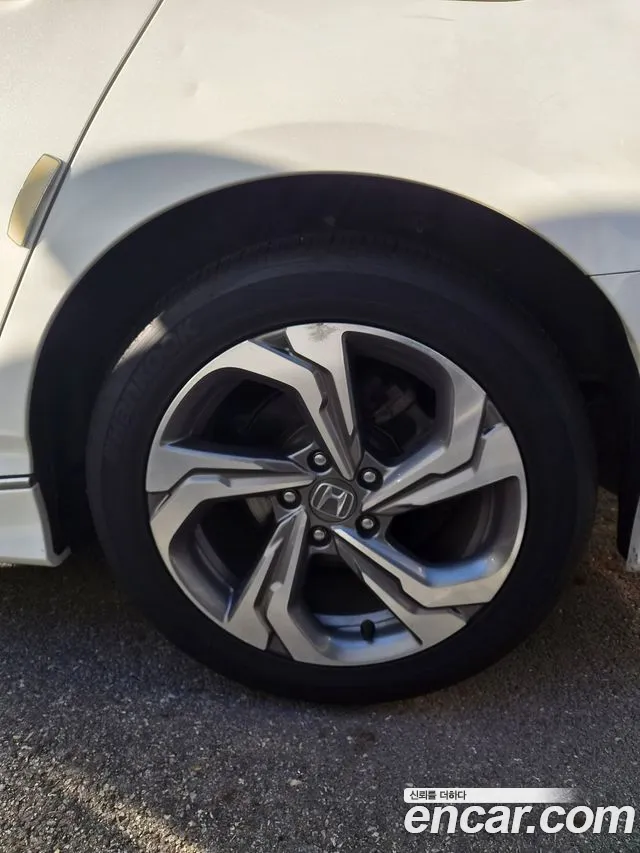 Honda Accord — фото 16