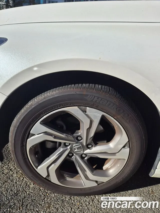Honda Accord — фото 17