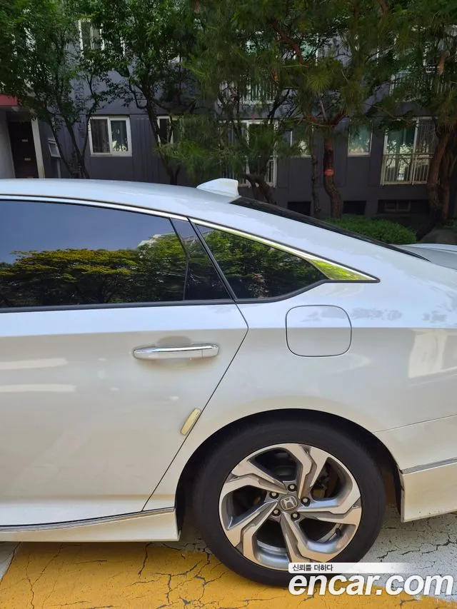 Honda Accord — фото 9