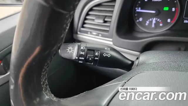 Hyundai Avante — фото 28