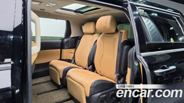 Kia Carnival — фото 11