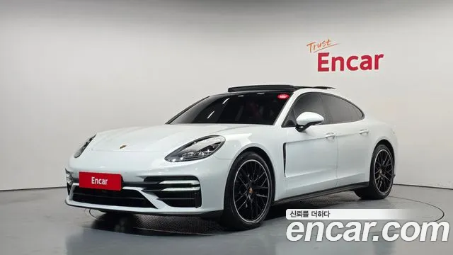 Porsche Panamera — фото 1