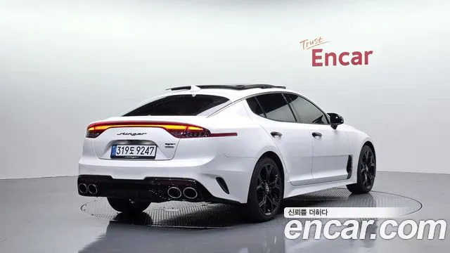 Kia Stinger — фото 1