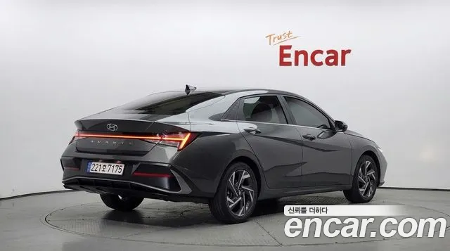 Hyundai Avante — фото 2