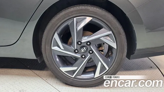 Hyundai Avante — фото 21