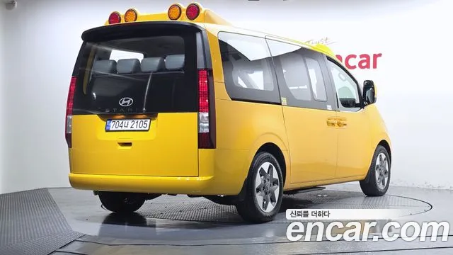 Hyundai Staria — фото 2