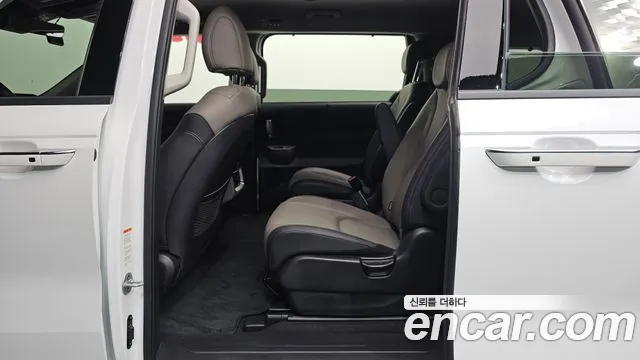 Kia Carnival — фото 12