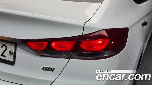 Hyundai Avante — фото 23
