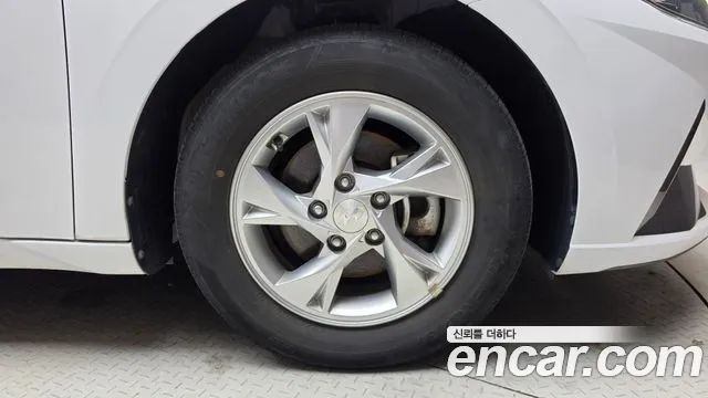 Hyundai Avante — фото 21