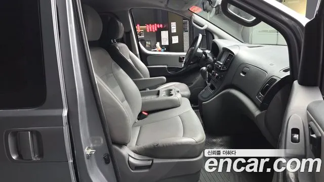 Hyundai Starex — фото 11