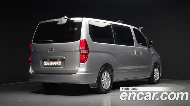 Hyundai Starex — фото 2