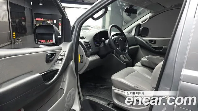 Hyundai Starex — фото 10
