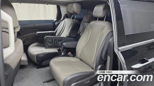 Kia Carnival — фото 11