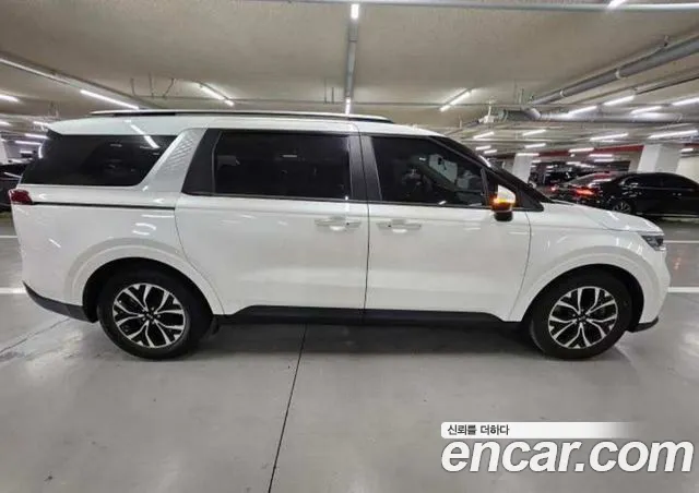 Kia Carnival — фото 12