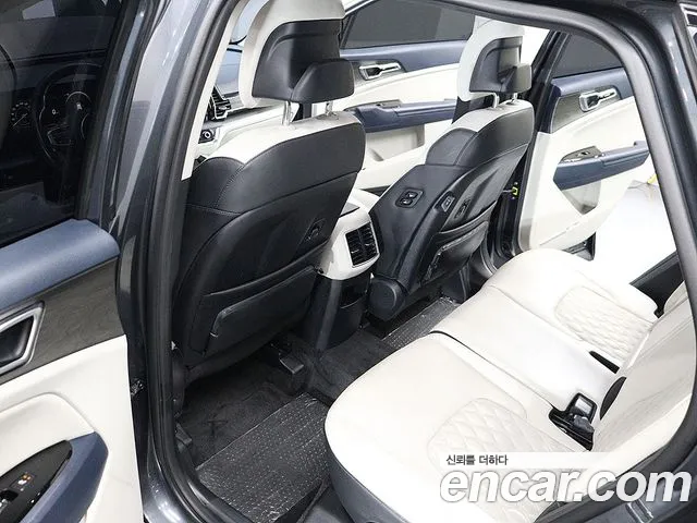 Kia Sportage — фото 12