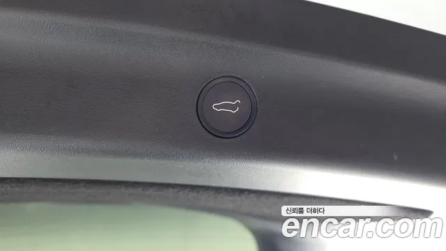 Tesla Model Y — фото 16
