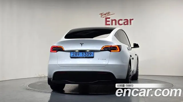 Tesla Model Y — фото 3