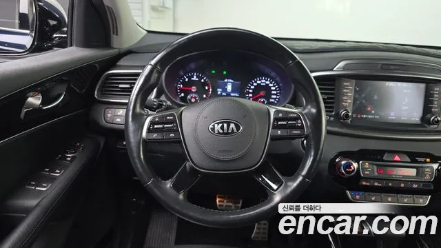 Kia Sorento — фото 12