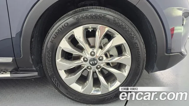 Kia Sorento — фото 21