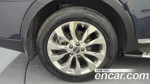 Kia Sorento — фото 4