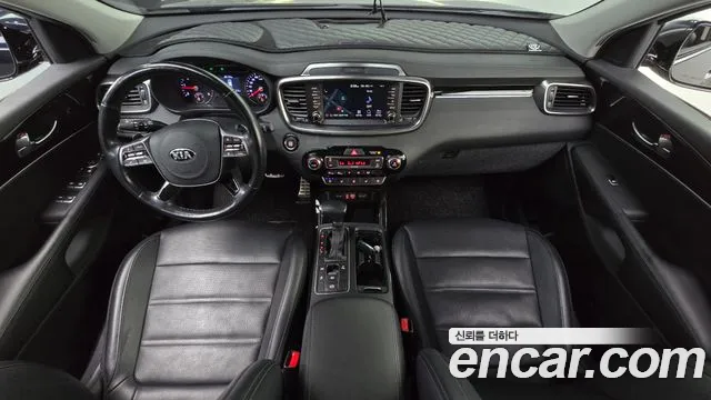 Kia Sorento — фото 6