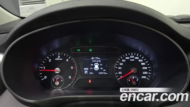 Kia Sorento — фото 7