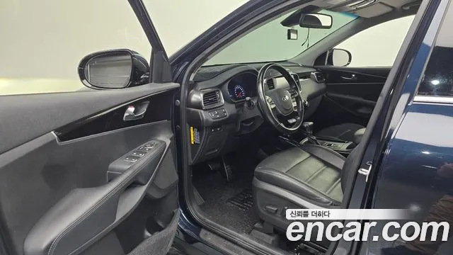Kia Sorento — фото 9