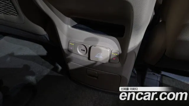 Kia Carnival — фото 18