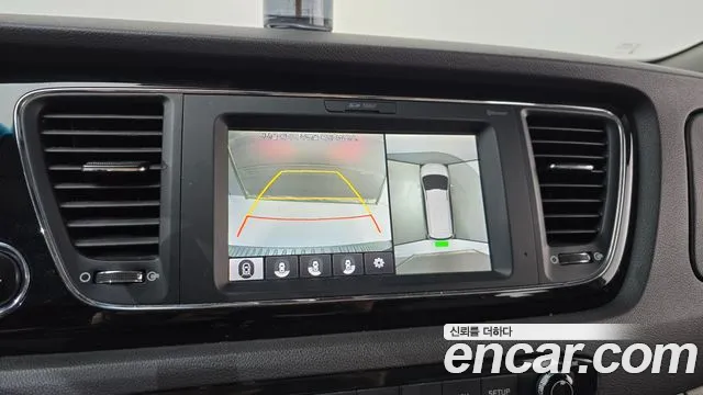 Kia Carnival — фото 13