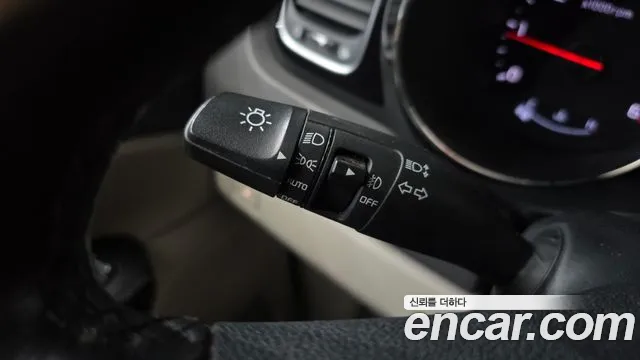 Kia Carnival — фото 16