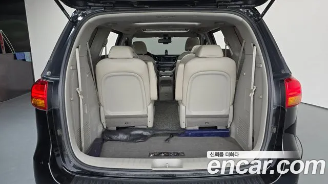 Kia Carnival — фото 19