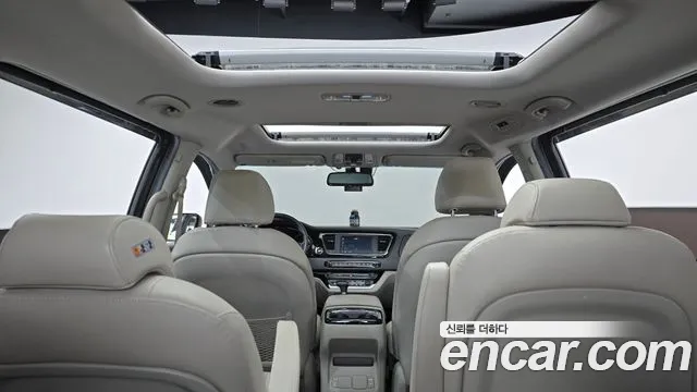 Kia Carnival — фото 27