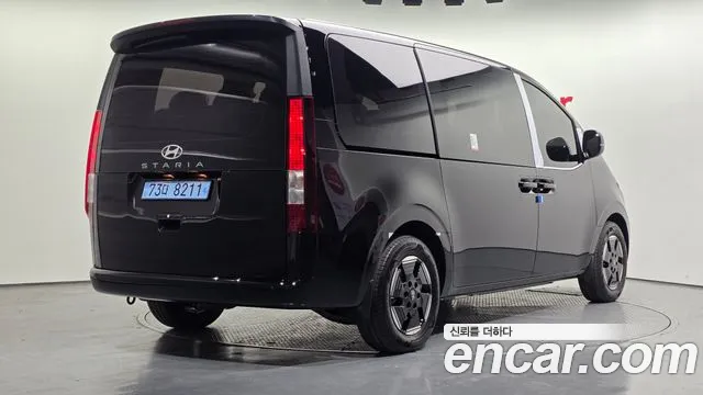 Hyundai Staria — фото 2