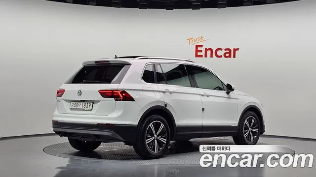 Volkswagen Tiguan — фото 2