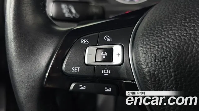 Volkswagen Tiguan — фото 30